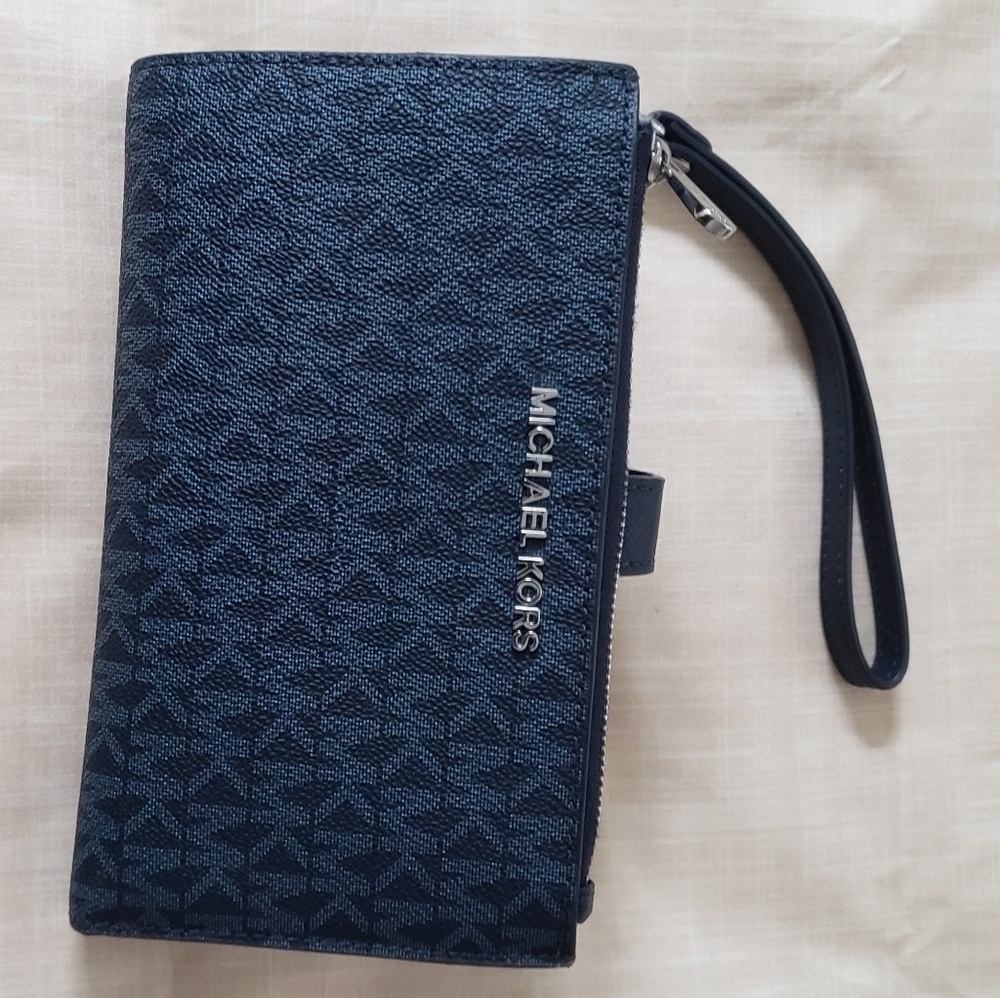 NEW MICHAEL KORS WALLET